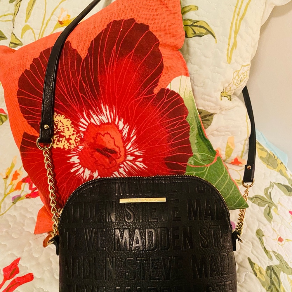 Steve Madden Embossed Black Crossbody Bag with Gold Chain